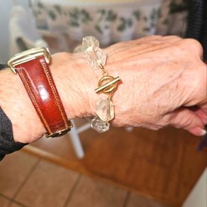 GOLD TOGGLE BRACELET WITH GOSHENITE STONES. GORGEOUS. PICS AND VIDEO 📹